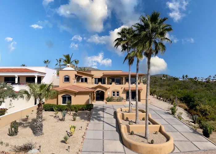 Holiday home Steps To Sand: Ocean-view Cabo W/ Heated Pool