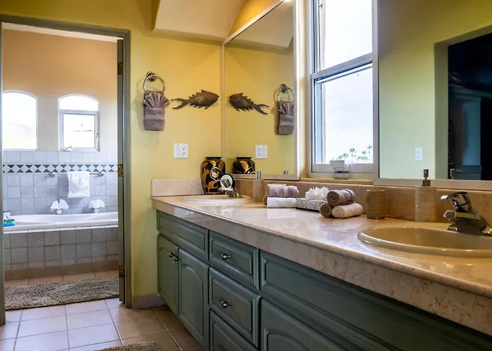 Holiday home Steps To Sand: Ocean-view Cabo W/ Heated Pool Cabo San Lucas