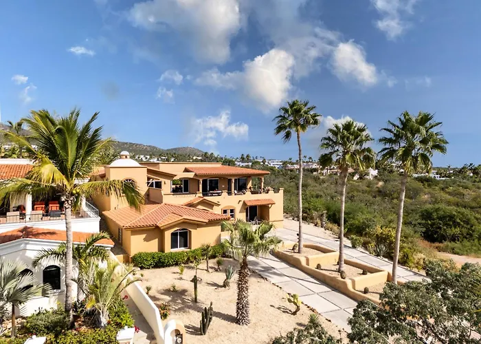 Holiday home Steps To Sand: Ocean-view Cabo W/ Heated Pool *